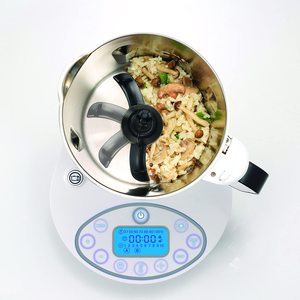 Inside view of the Morphy Richards 10-in-1 Multi-Cooker.