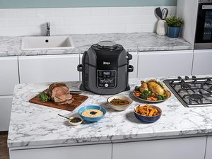 Ninja Foodi OP450UK Multi-Cooker in a kitchen.