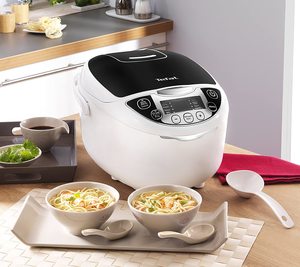 Tefal RK705840 Multicook Plus 10-in-1 Multi-Cooker in a kitchen.